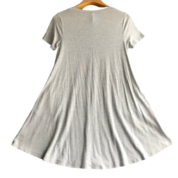 Zenana Premium Grey Stretch V-neck Pocket Tunic - Picture 6 of 9